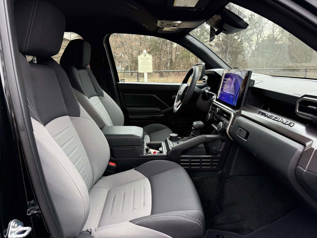 Used 2024 Toyota Tacoma TRD Off-Road image 14