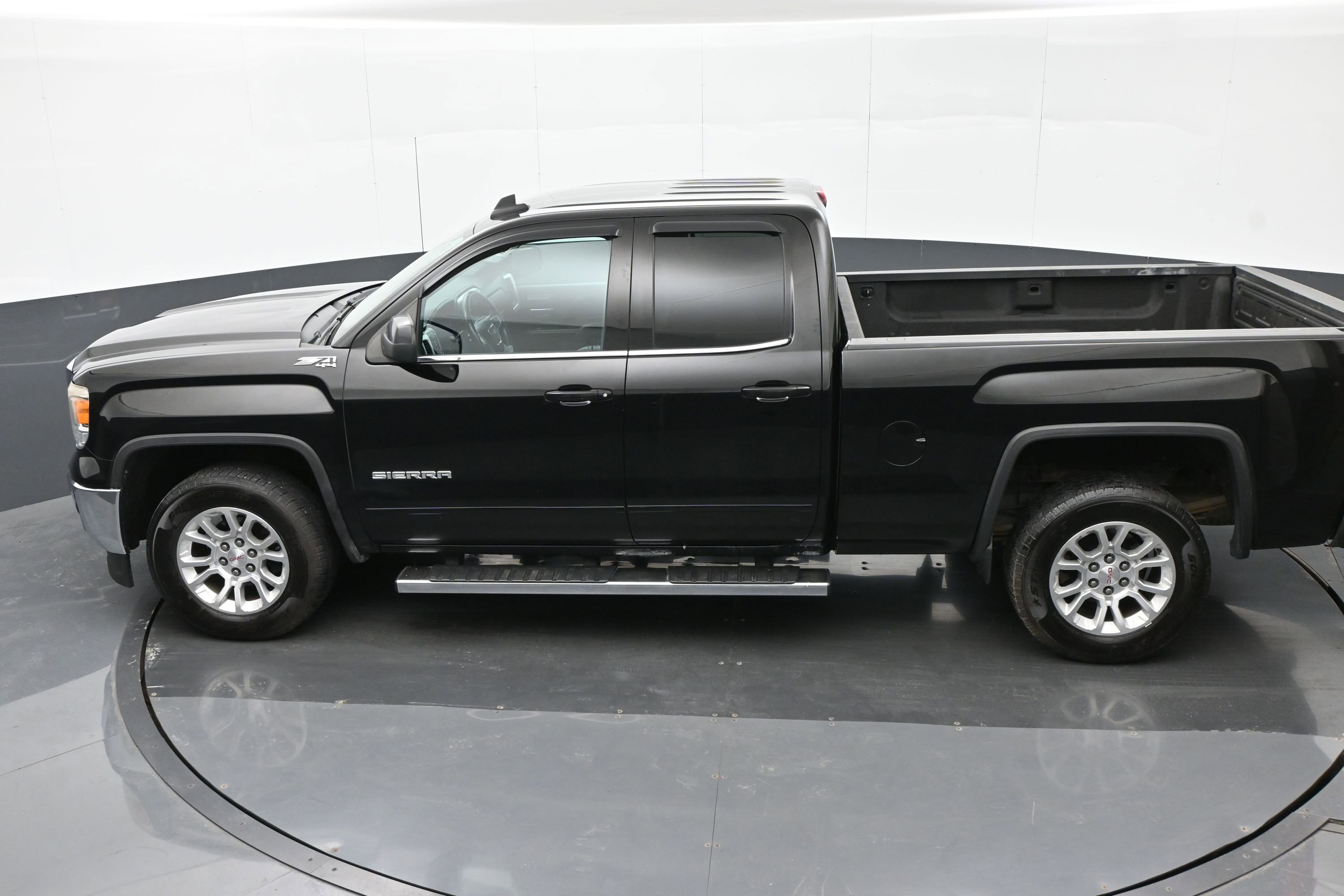 Used 2015 GMC Sierra 1500 SLE w/ SLE Value Package AWD/4WD image 37