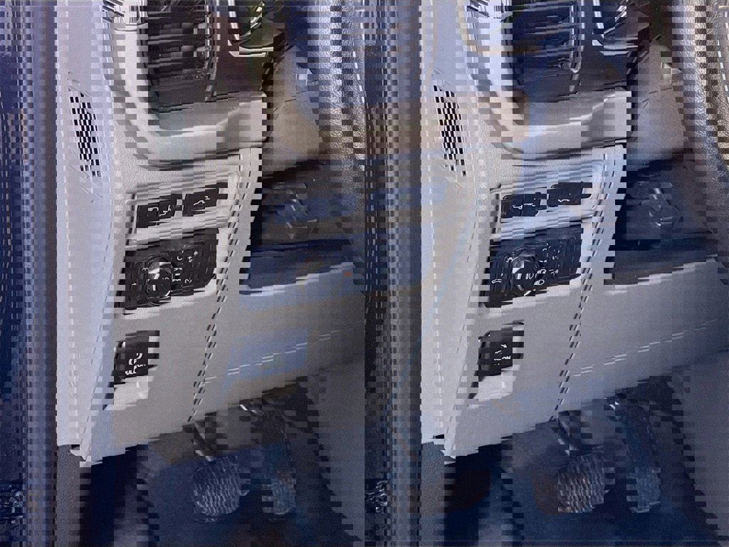 Used 2022 Ford F150 XLT w/ Equipment Group 302A High image 4