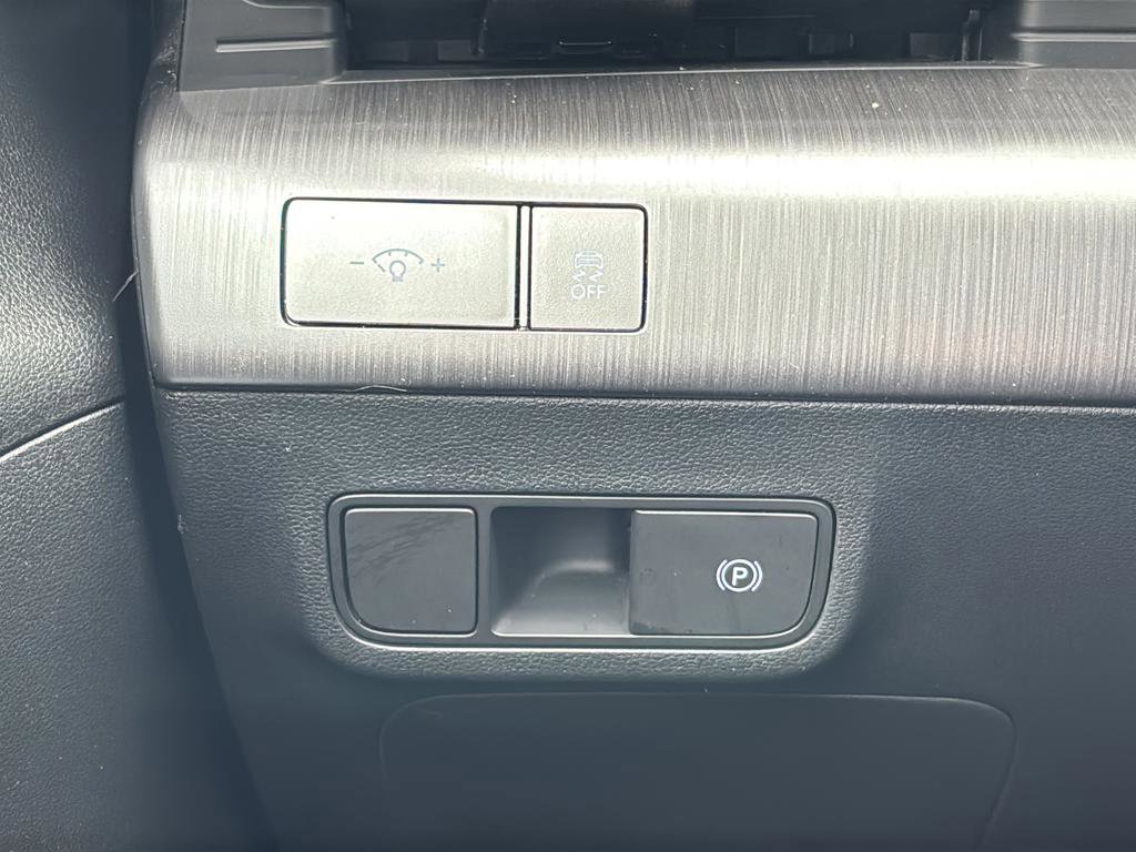 Certified 2024 Hyundai Kona SEL FWD image 29