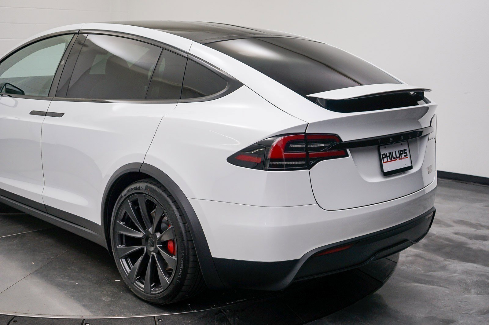 Used 2023 Tesla Model X Plaid image 10