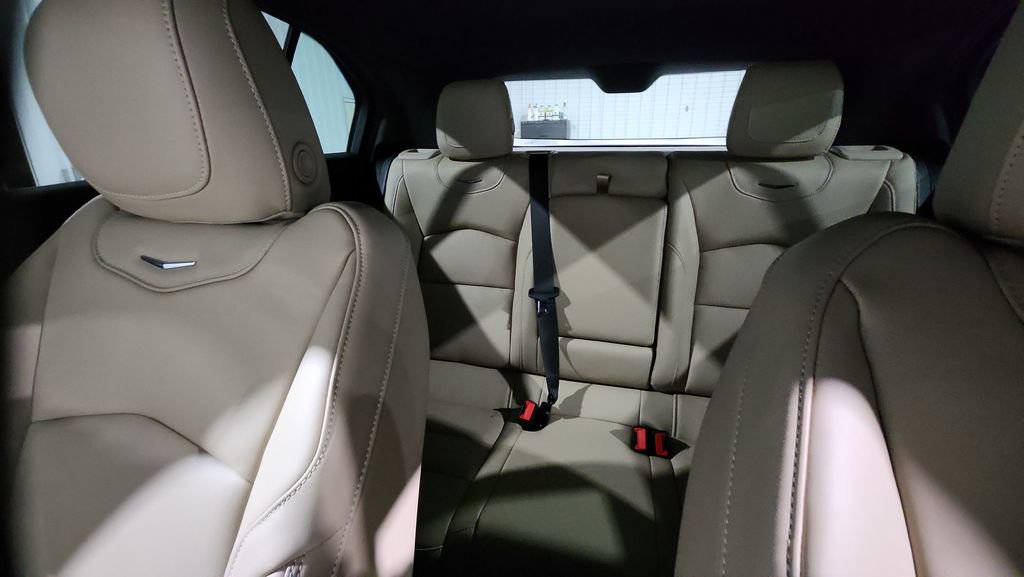 Used 2024 Cadillac XT4 Premium Luxury image 12