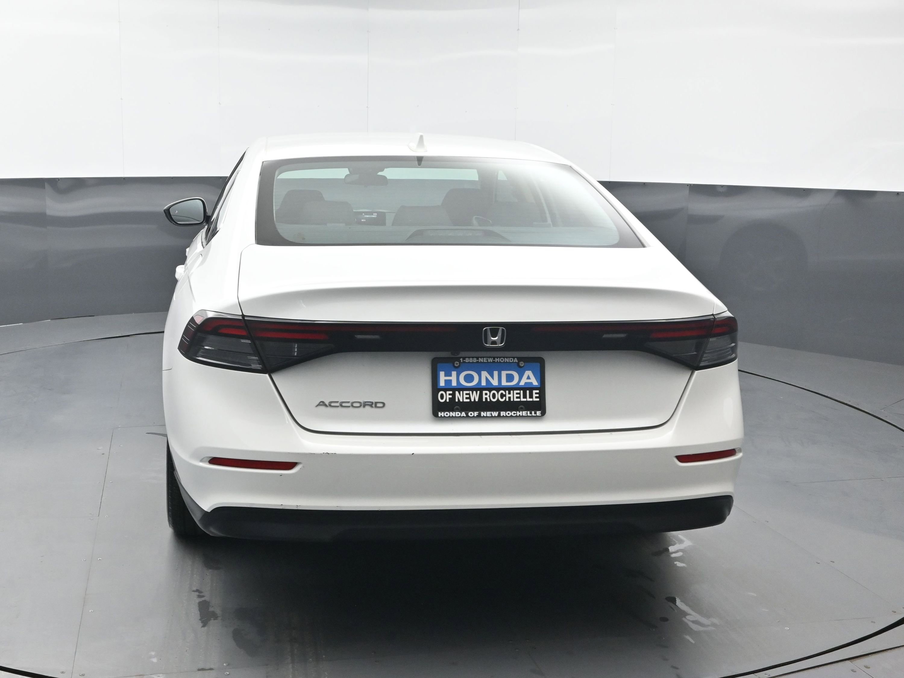 Certified 2023 Honda Accord EX image 8