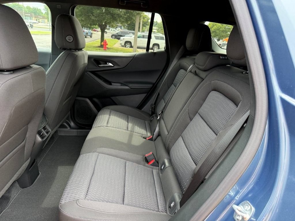 New 2027 Chevrolet Equinox LT FWD image 14