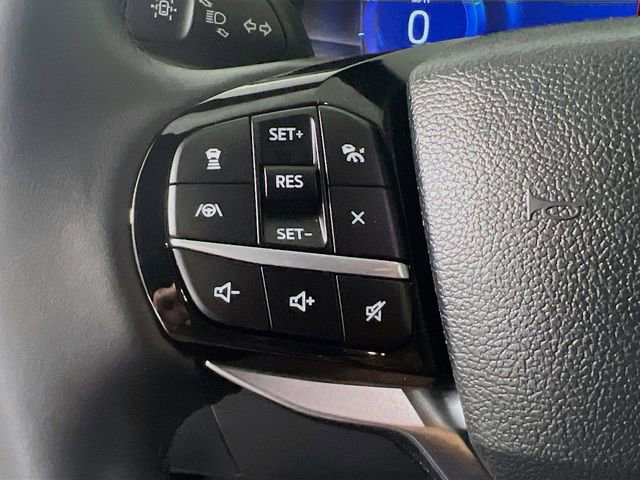 Used 2023 Ford Explorer Platinum w/ Technology Package image 17