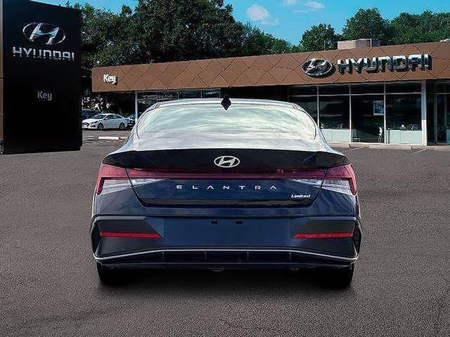 New 2026 Hyundai Elantra Limited FWD image 8