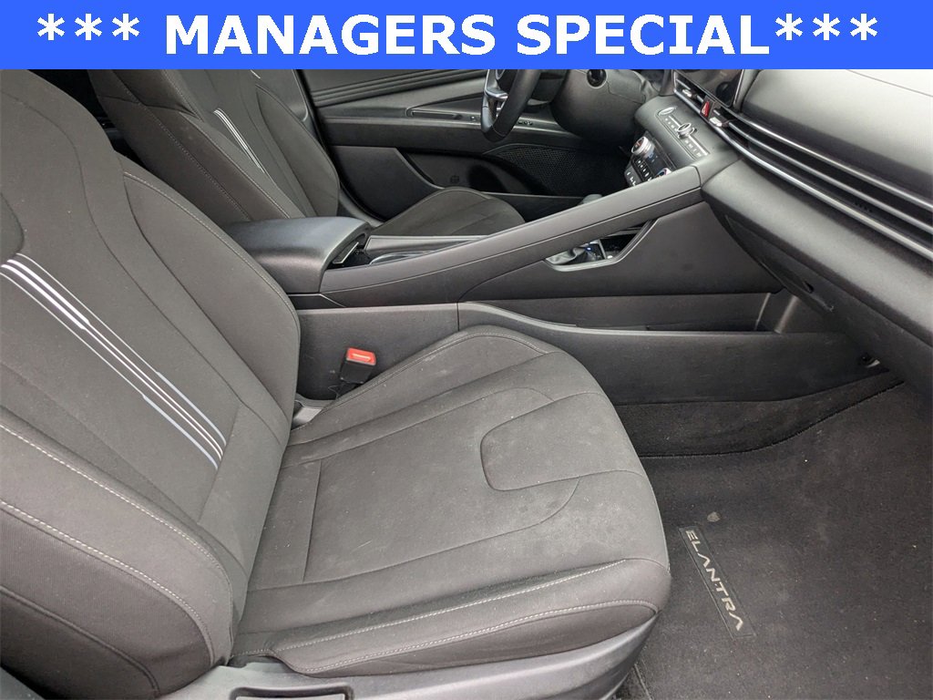 Used 2023 Hyundai Elantra SEL w/ Convenience Package image 19