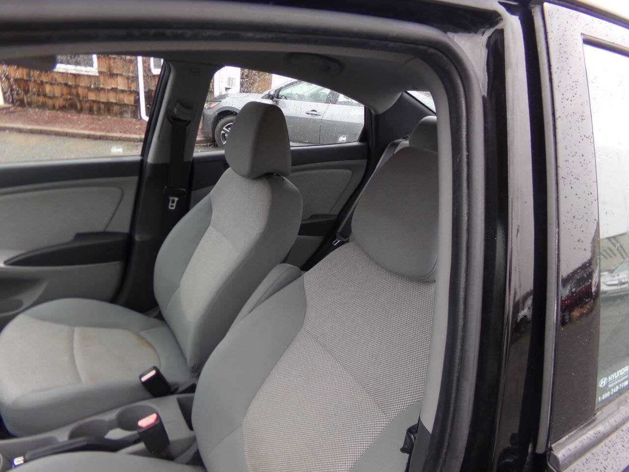 Used 2012 Hyundai Accent GLS image 14