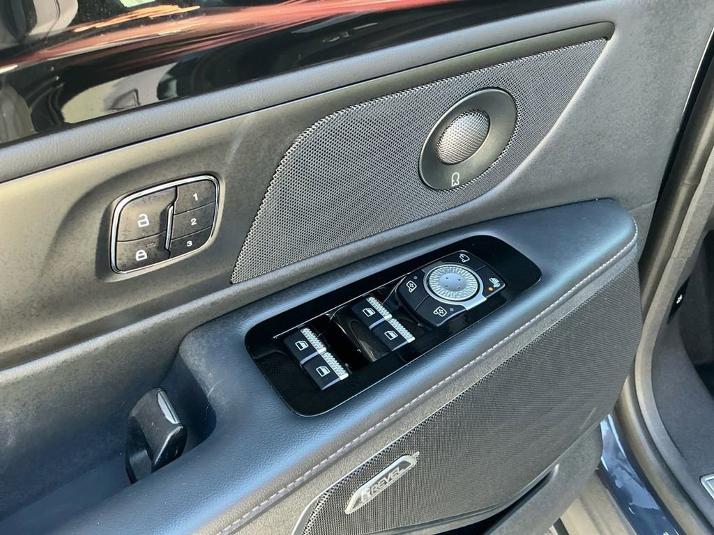 Used 2024 Lincoln Nautilus Reserve w/ Equipment Group 202A image 16