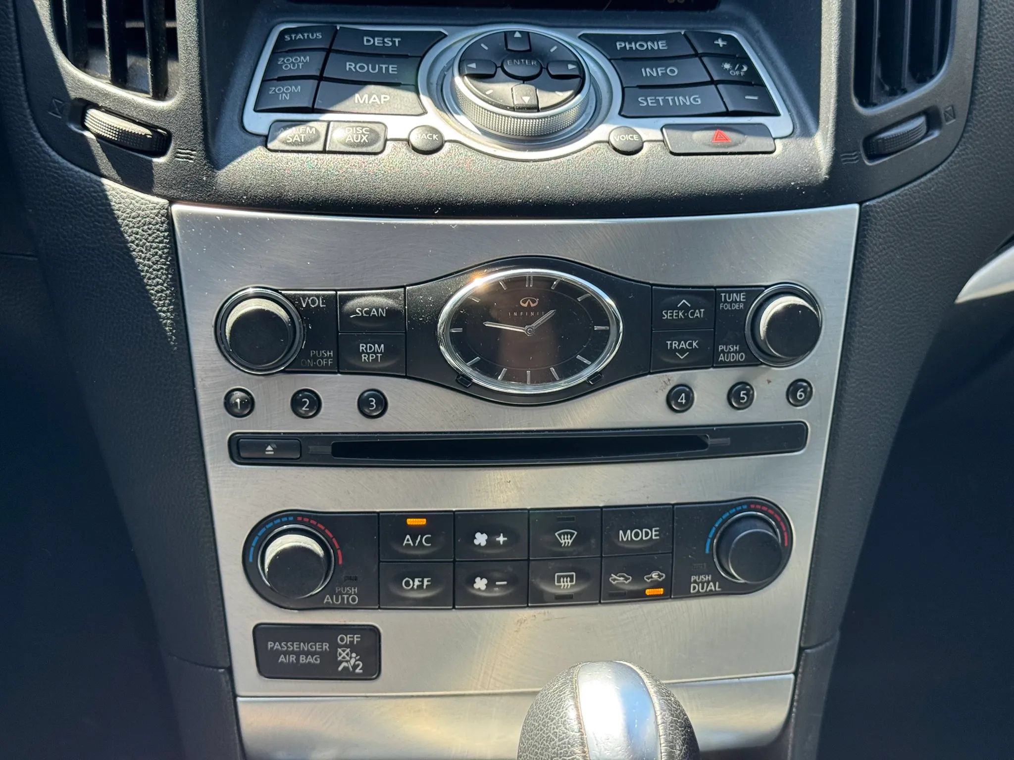 Used 2015 INFINITI Q60 Convertible w/ Premium Package RWD image 19