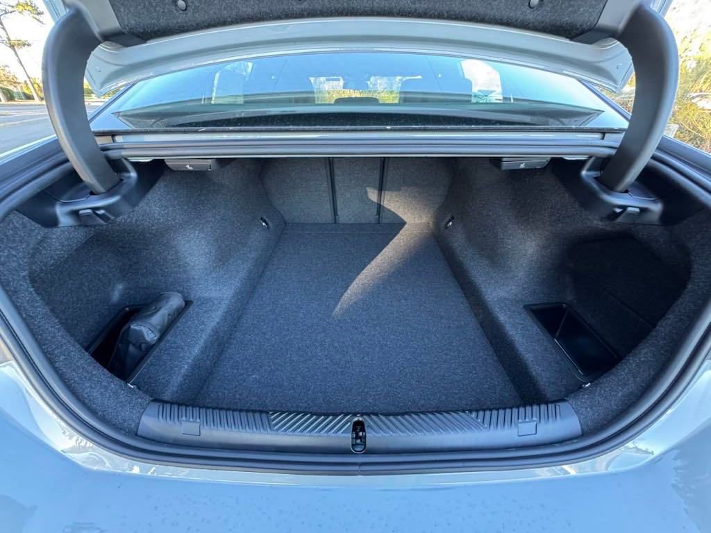 Used 2025 BMW 530i 530i w/ M Sport Package image 17