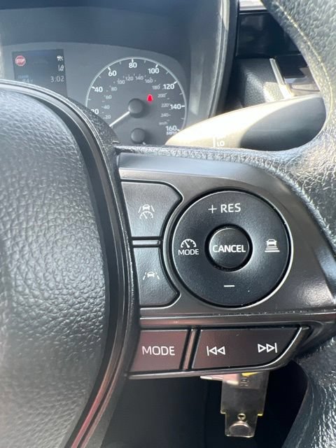 Used 2025 Toyota Corolla LE FWD image 13