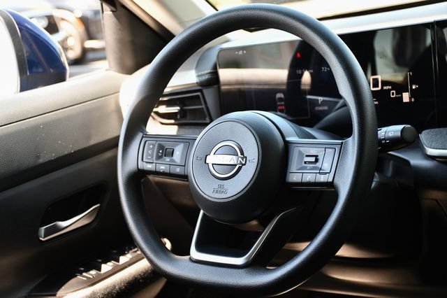 Used 2025 Nissan Kicks SV FWD image 19