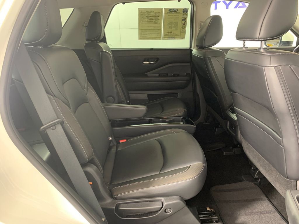 Used 2023 Nissan Pathfinder SL w/ SL Premium Package FWD image 39