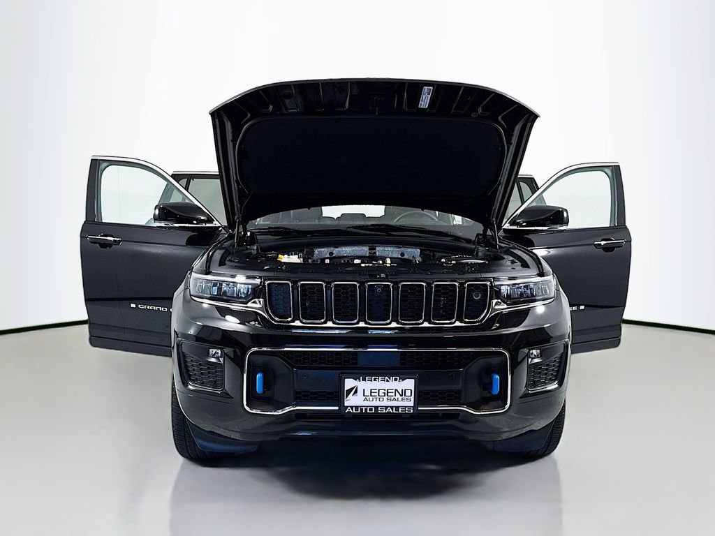 Used 2023 Jeep Grand Cherokee Overland w/ Advanced Protech Group III AWD/4WD image 21
