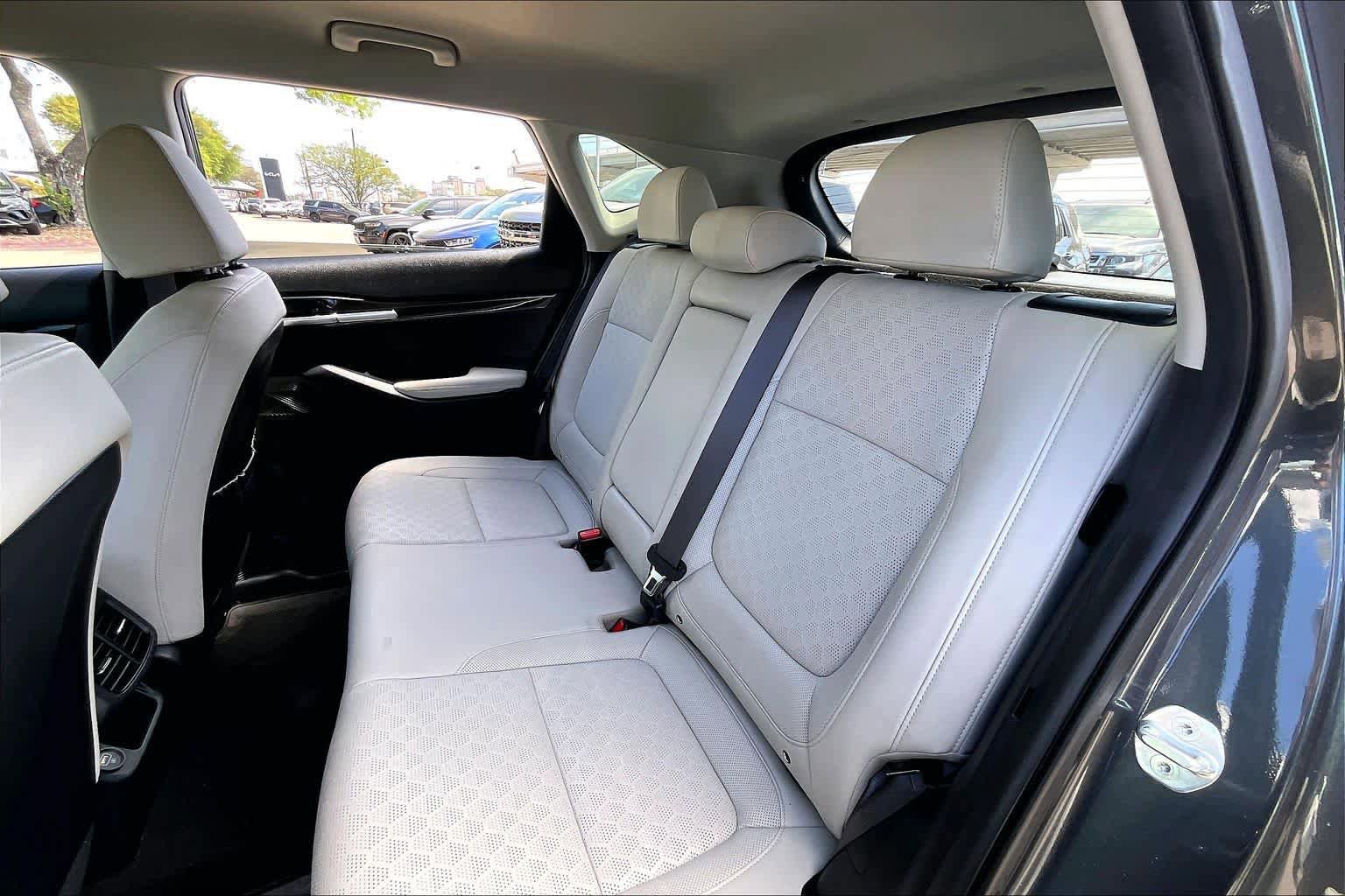 Used 2023 Kia Seltos SX image 20