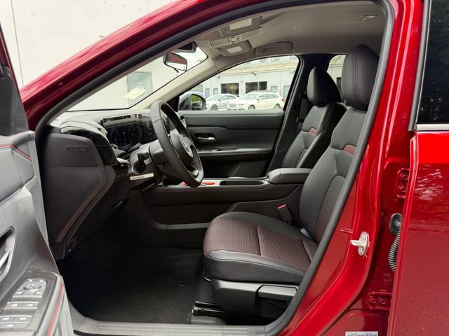 New 2026 Nissan Kicks SR w/ Cold Weather Package AWD/4WD image 14