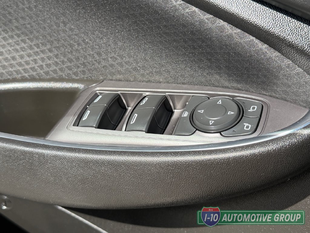 Used 2018 Chevrolet Malibu LT FWD image 16