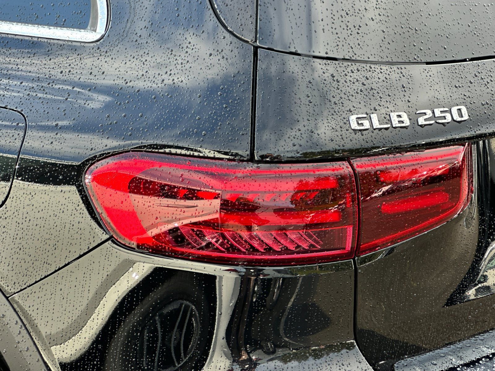 New 2026 Mercedes-Benz GLB 250 4MATIC image 25