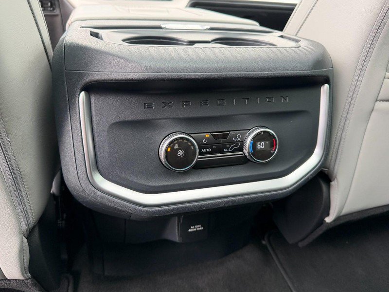 Used 2025 Ford Expedition Active AWD/4WD image 25