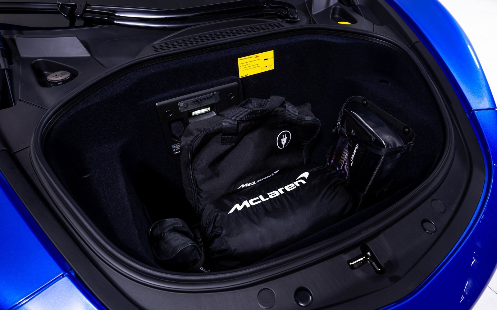 Used 2025 McLaren Artura Spider image 22