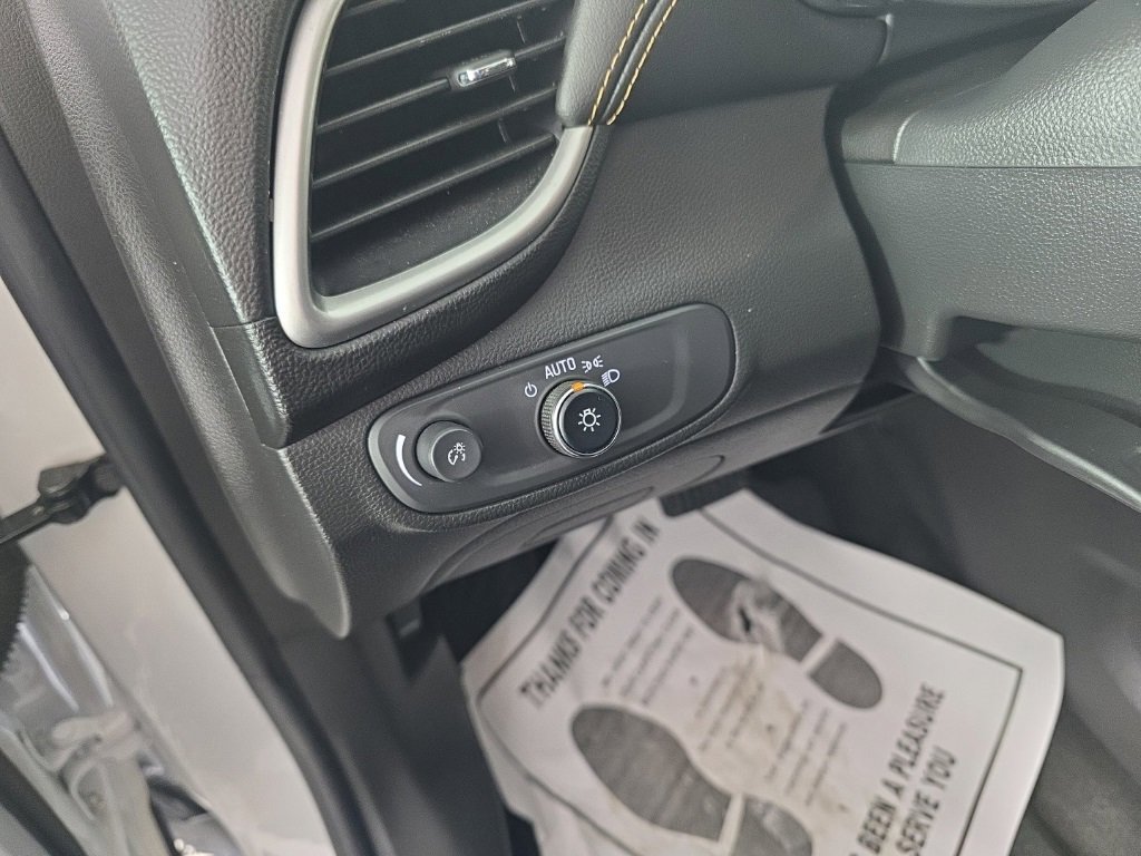 Used 2019 Chevrolet Trax LT w/ LT Convenience Package image 14