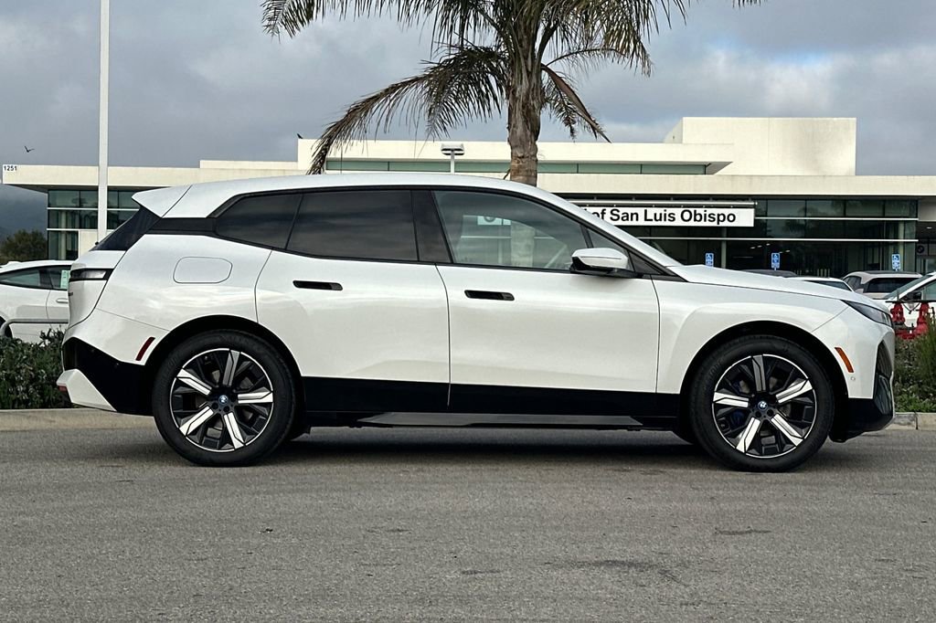 Used 2023 BMW iX xDrive50 w/ Sport Package image 2