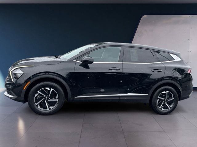 Certified 2023 Kia Sportage LX AWD/4WD image 2