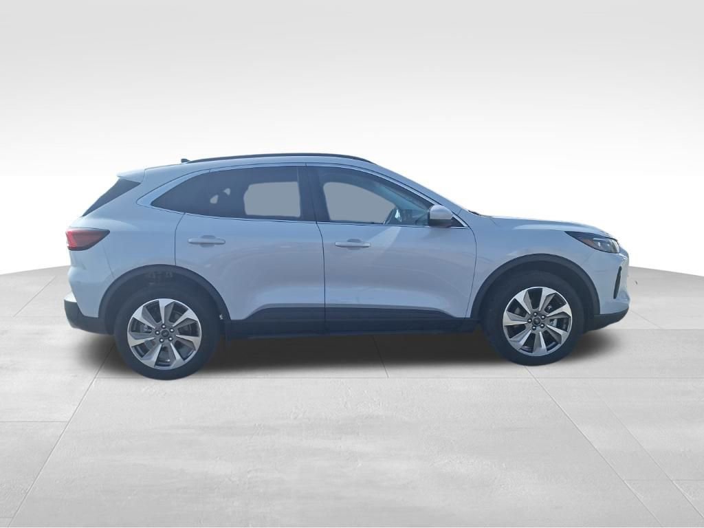 Used 2025 Ford Escape Platinum image 6