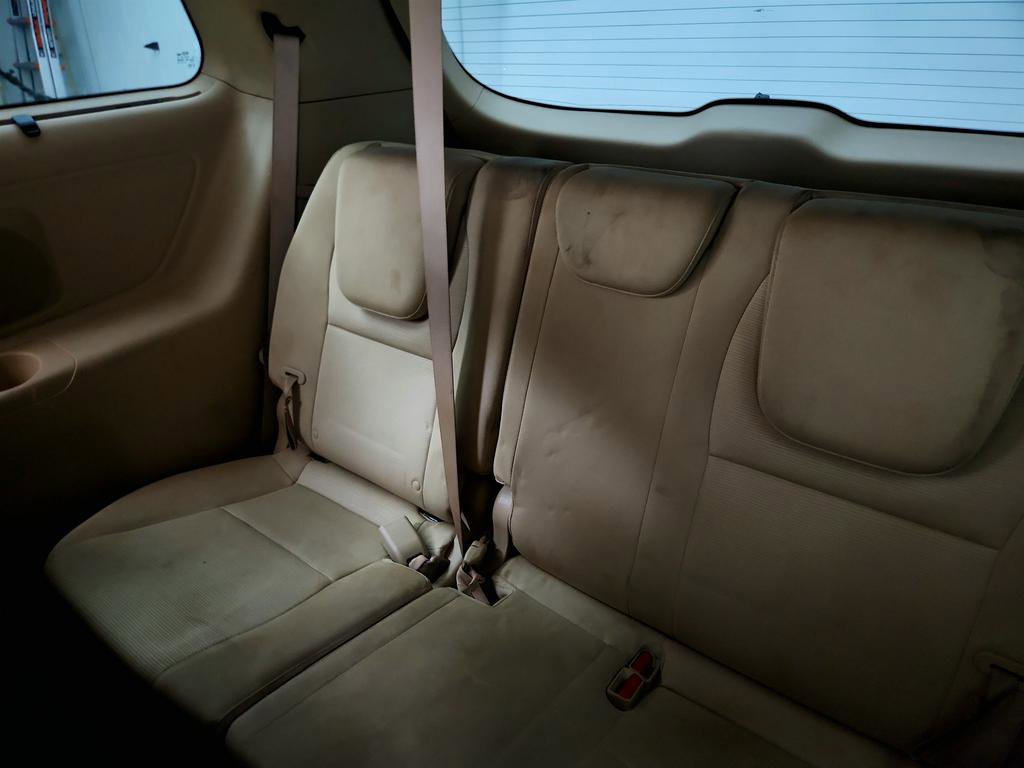 Used 2015 Kia Sedona LX w/ LX Convenience Package FWD image 24