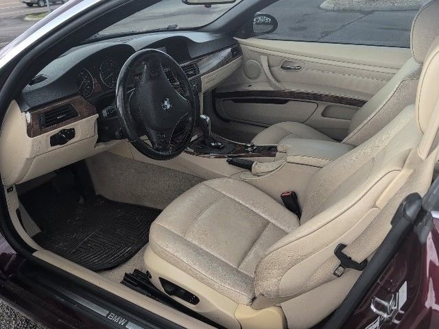 Used 2008 BMW 335i Convertible image 2
