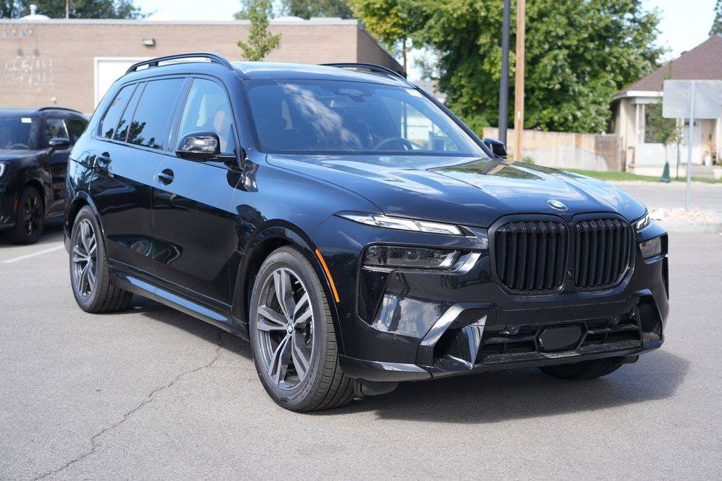 Used 2027 BMW X7 xDrive40i w/ M Sport Package AWD/4WD image 7