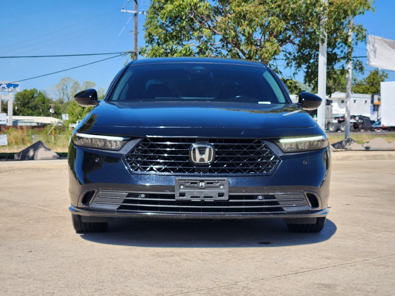 Used 2023 Honda Accord Touring image 2