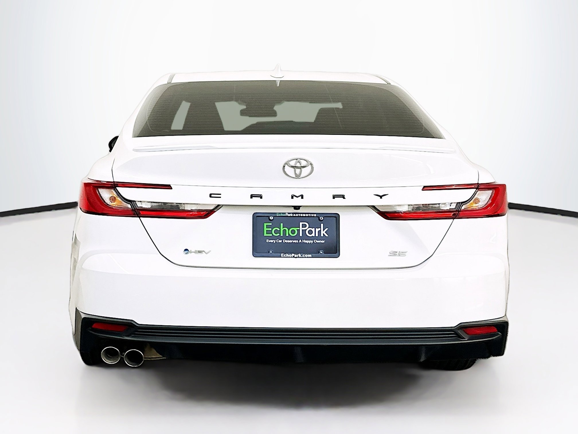 Used 2025 Toyota Camry SE FWD image 7