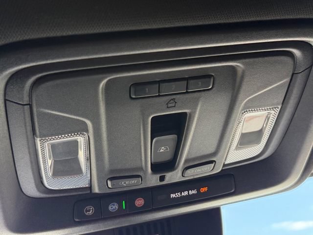 Used 2024 GMC Sierra 1500 AT4 w/ Technology Package AWD/4WD image 8