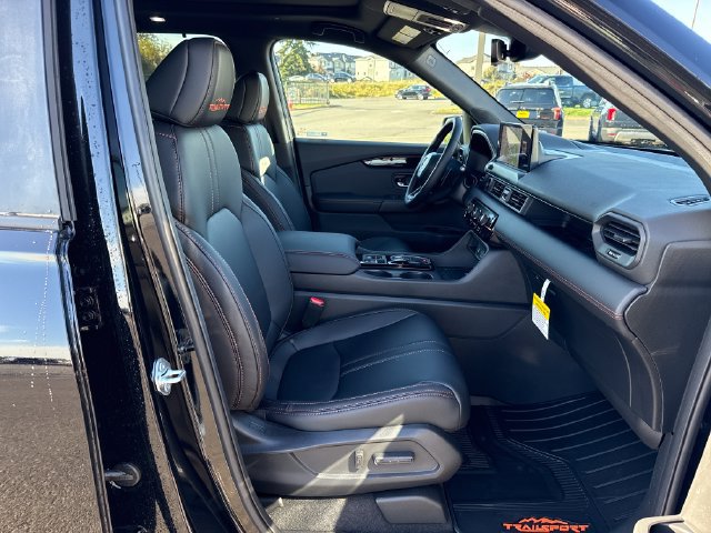 Used 2026 Honda Pilot TrailSport image 10