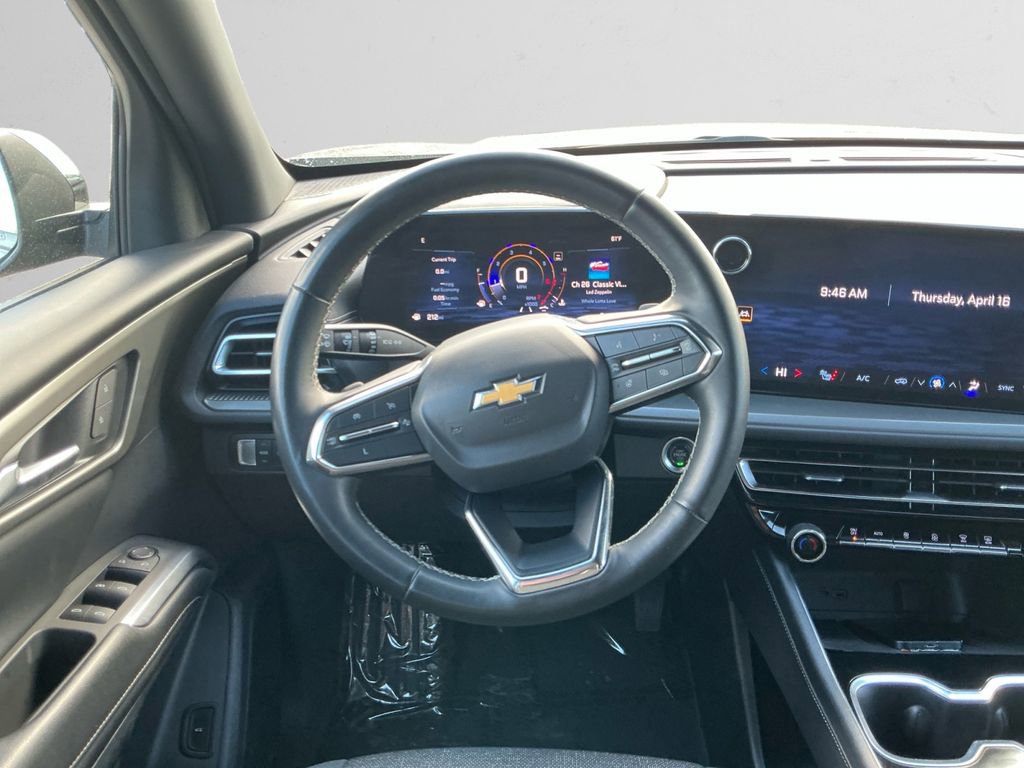 Used 2024 Chevrolet Traverse LT image 12
