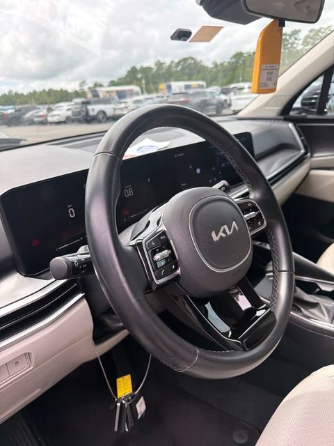 Used 2025 Kia Sorento S FWD image 19