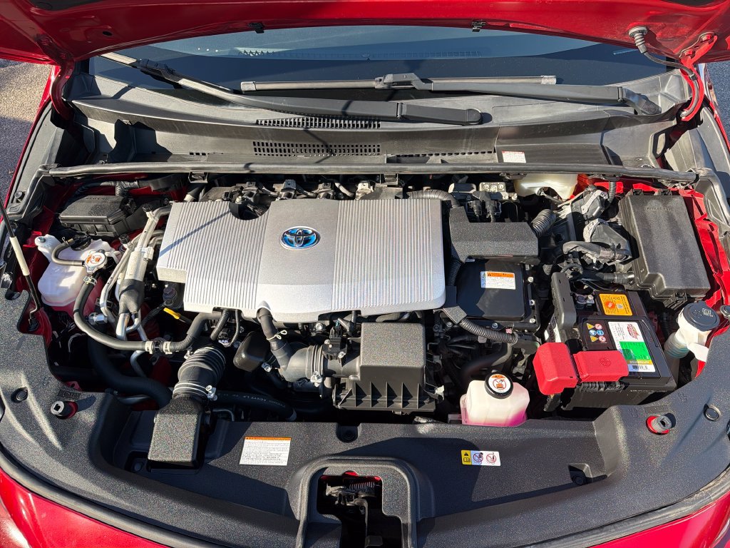 Used 2022 Toyota Prius Prime LE FWD image 30
