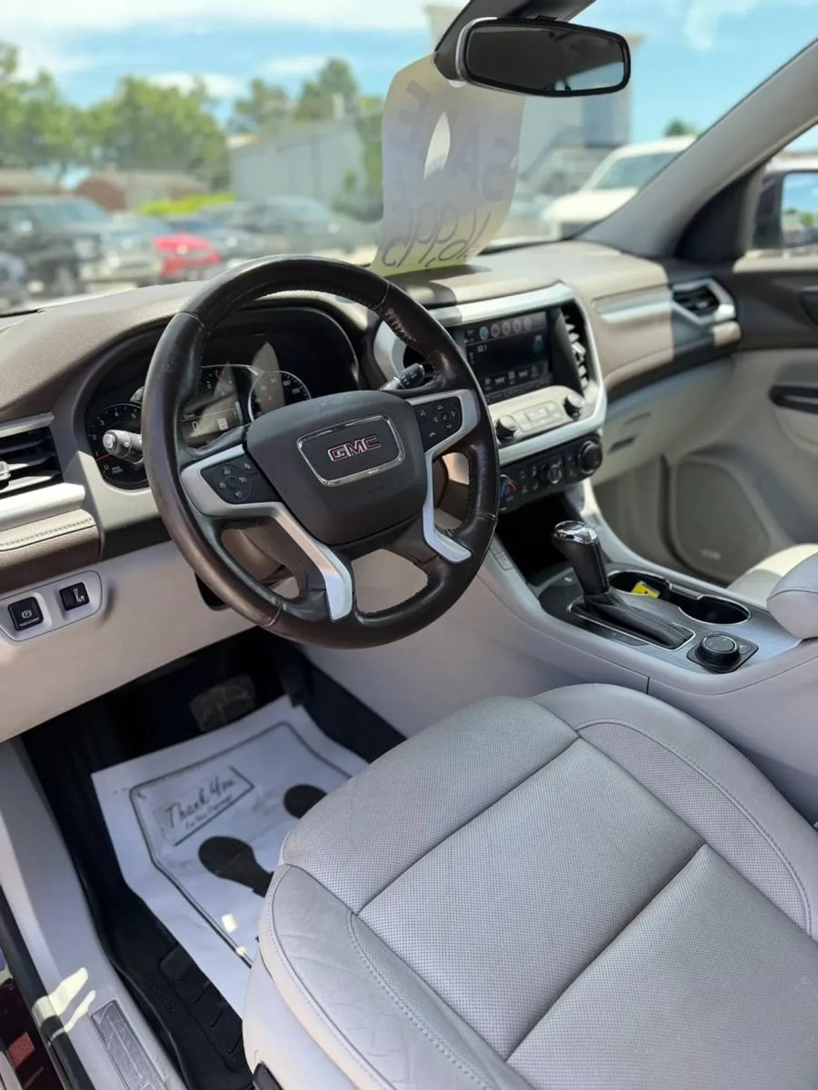 Used 2017 GMC Acadia SLT AWD/4WD image 12