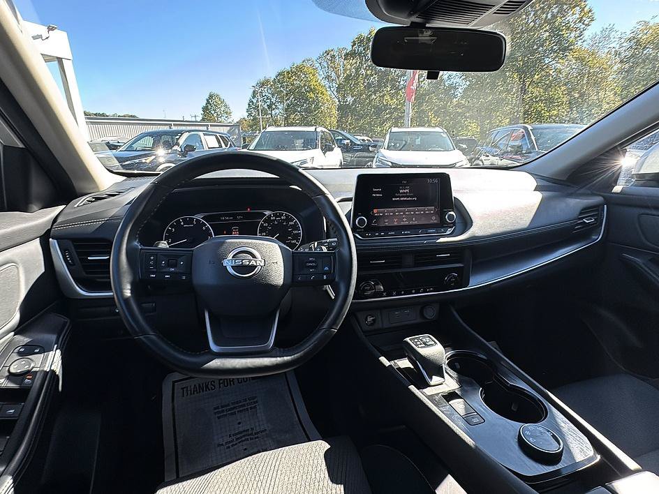 Certified 2025 Nissan Rogue SV AWD/4WD image 28