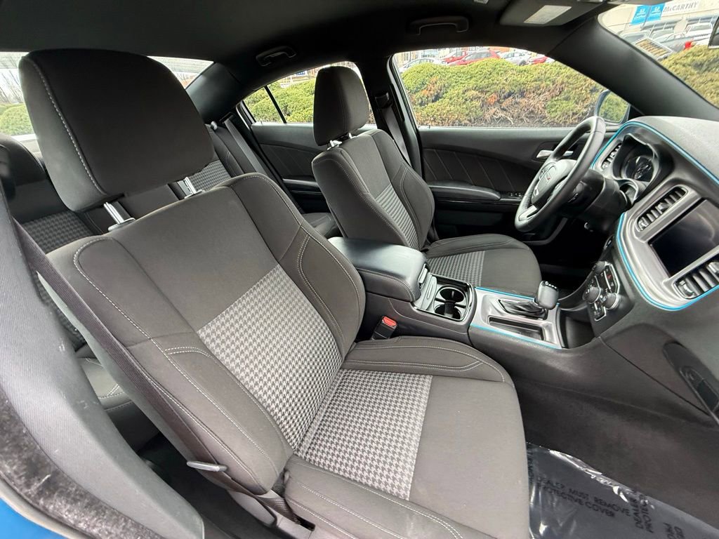 Used 2023 Dodge Charger SXT w/ Blacktop Package image 39