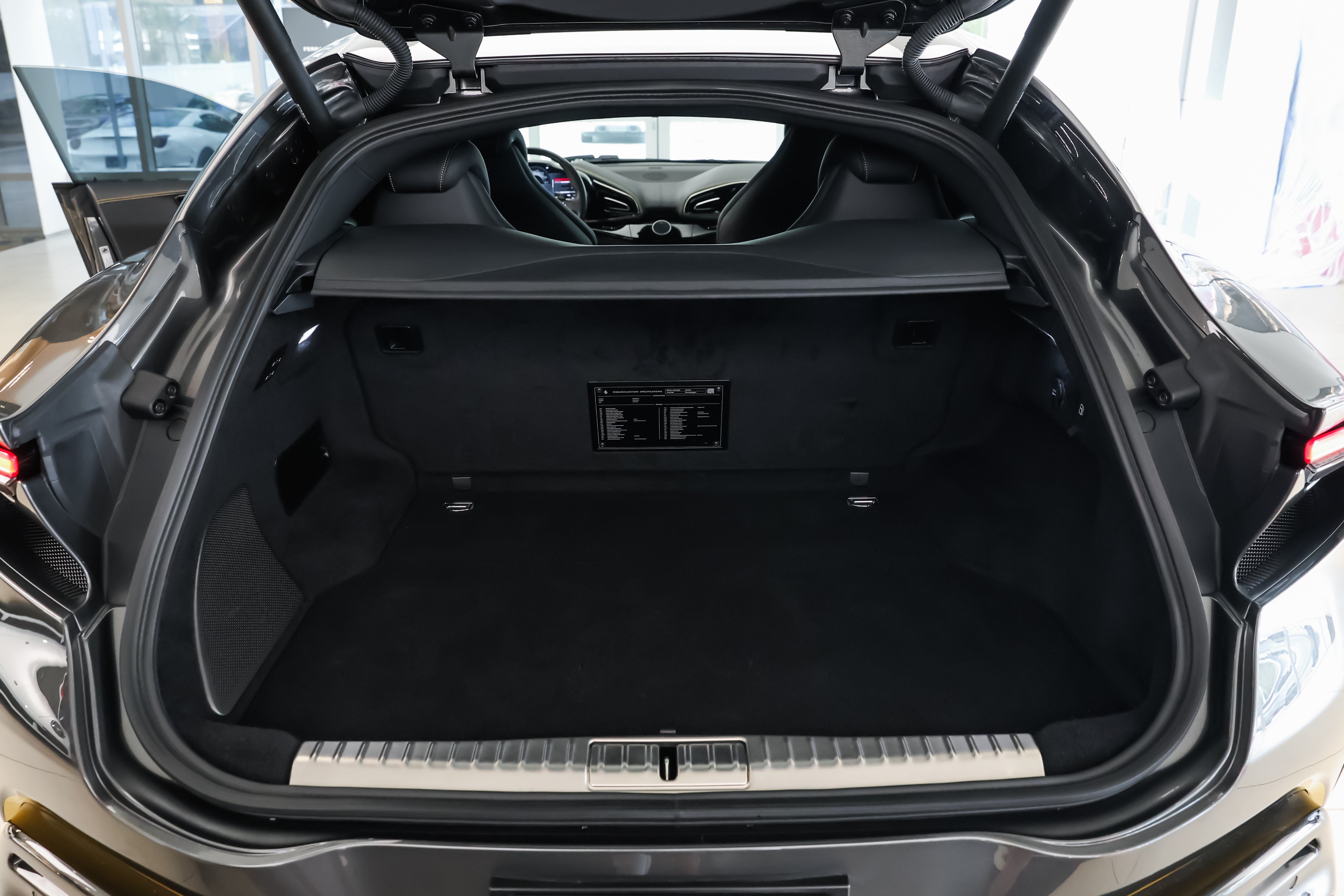 Used 2025 Ferrari Purosangue AWD/4WD image 38