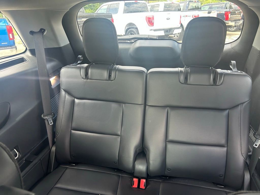 Used 2023 Ford Explorer XLT w/ Equipment Group 202A image 12
