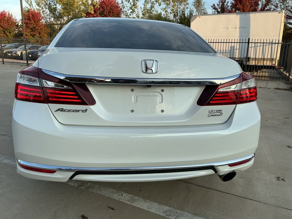 Used 2017 Honda Accord LX image 9