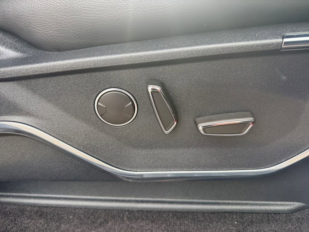 Used 2022 Ford F150 Lariat w/ Equipment Group 502A High image 21