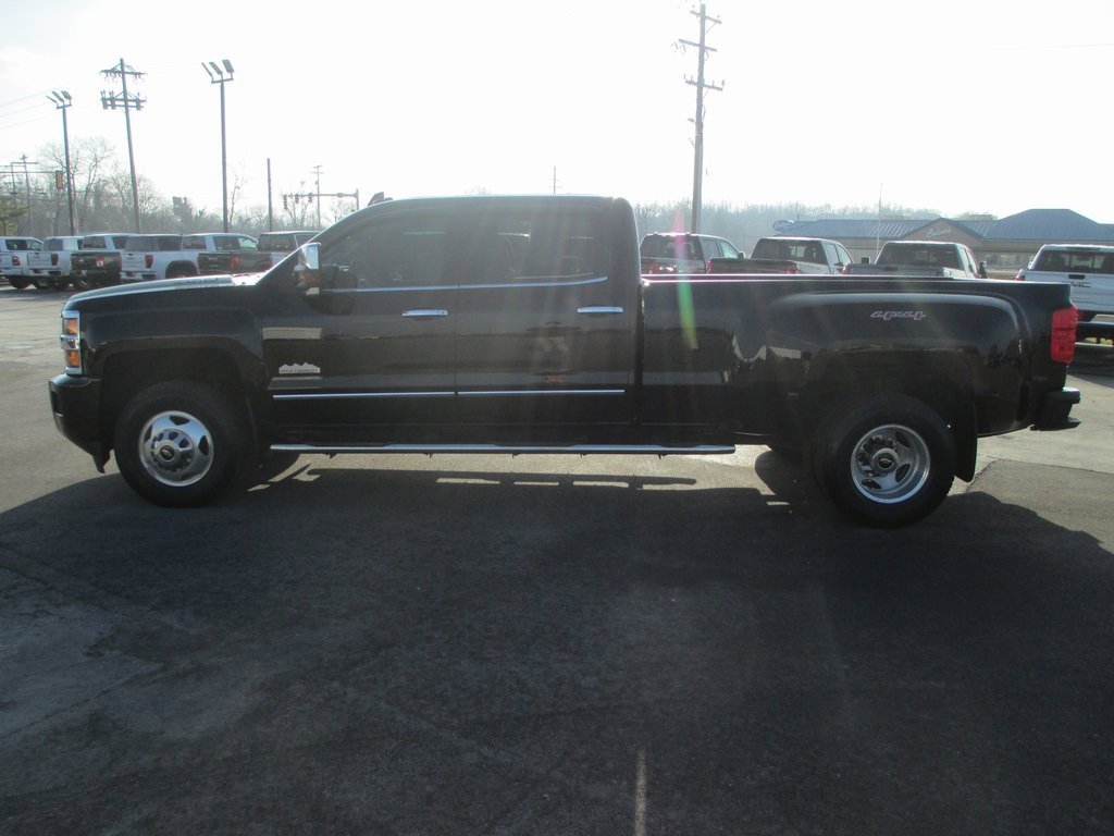 Used 2015 Chevrolet Silverado 3500 High Country w/ Duramax Plus Package image 9