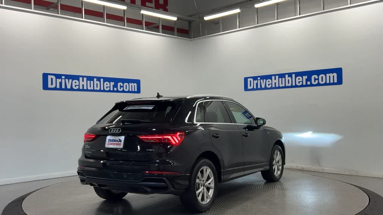 Used 2021 Audi Q3 2.0T Premium w/ Convenience Package AWD/4WD image 2
