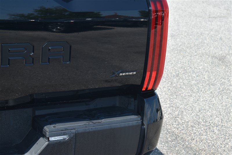 Used 2023 Toyota Tundra SR5 w/ SR5 Convenience Package AWD/4WD image 7