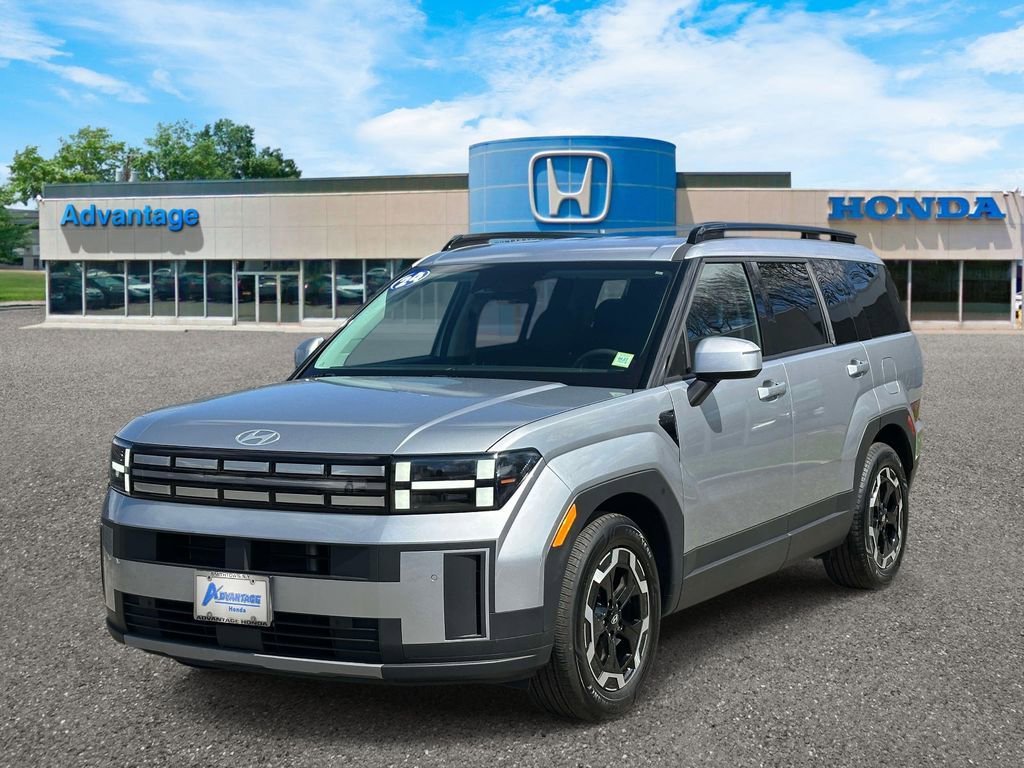 Used 2024 Hyundai Santa Fe SEL image 2